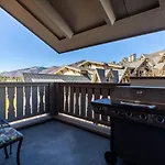 Condo With Hot Tub Free Garage Parking