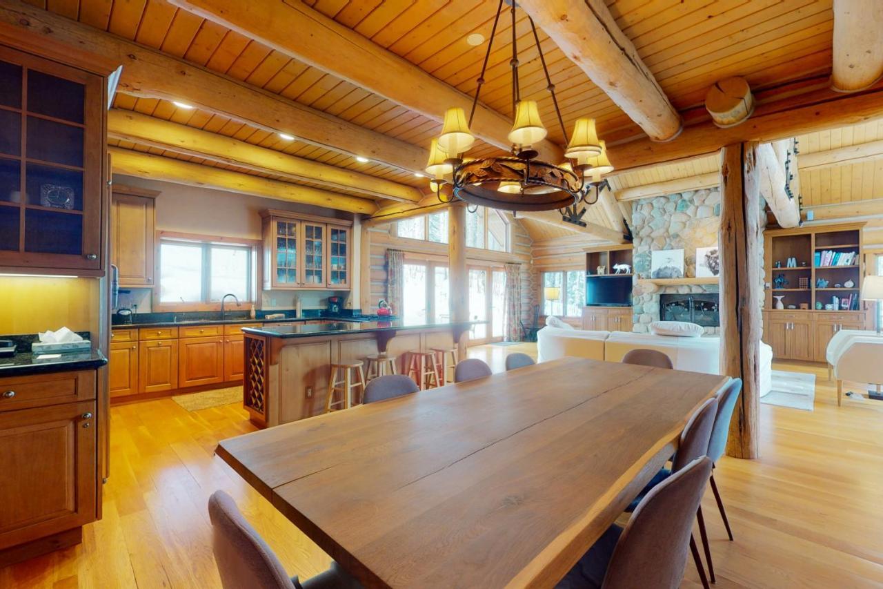 Spacious Mountain Retreat In East Holiday home
