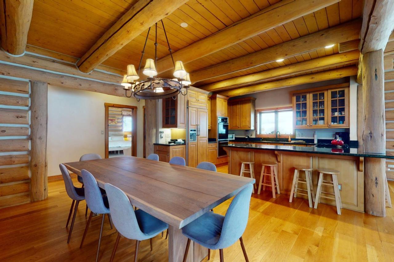 Spacious Mountain Retreat In East Holiday home Vail