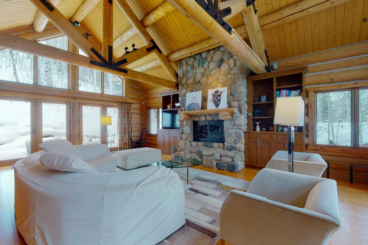 Spacious Mountain Retreat In East Vail
