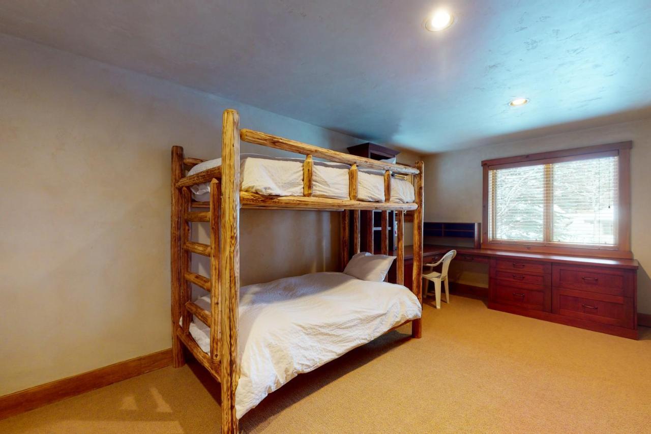 Holiday home Spacious Mountain Retreat In East *