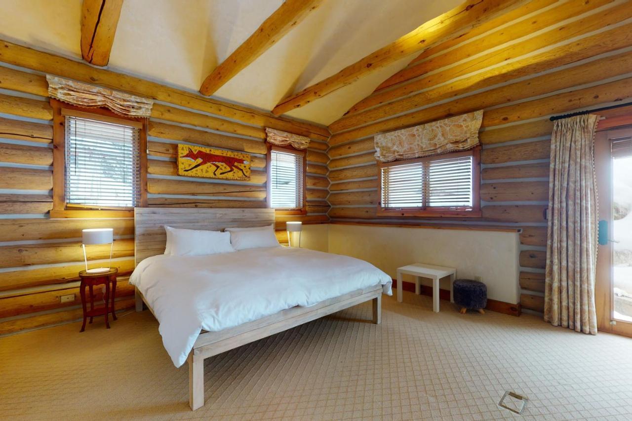 Holiday home Spacious Mountain Retreat In East
