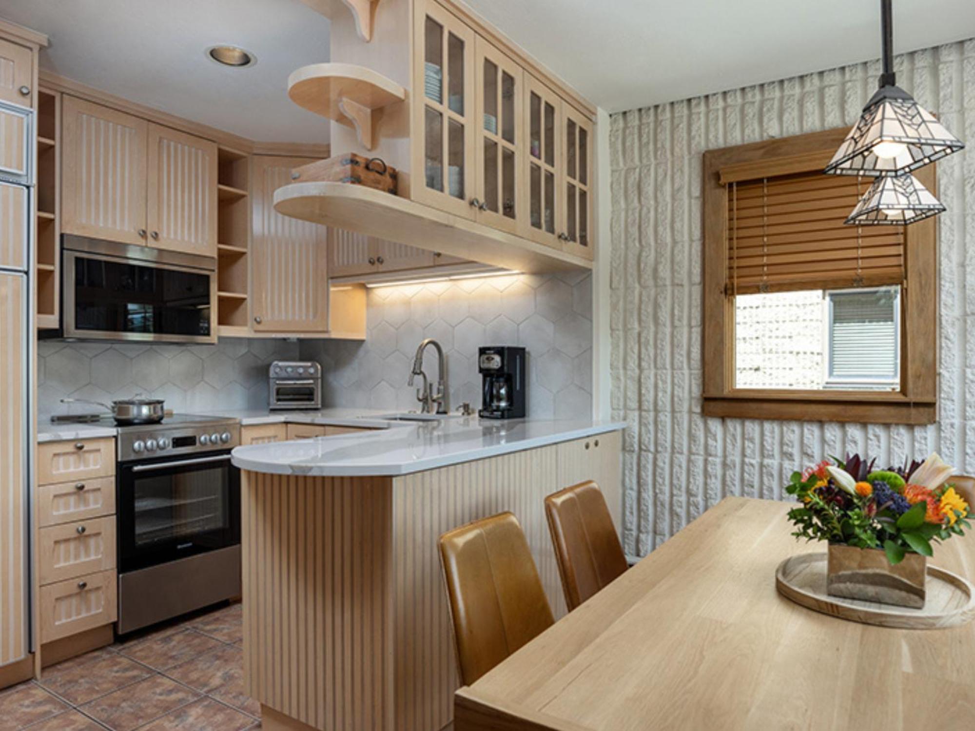 Apartment 21 - Coraltree Collection *