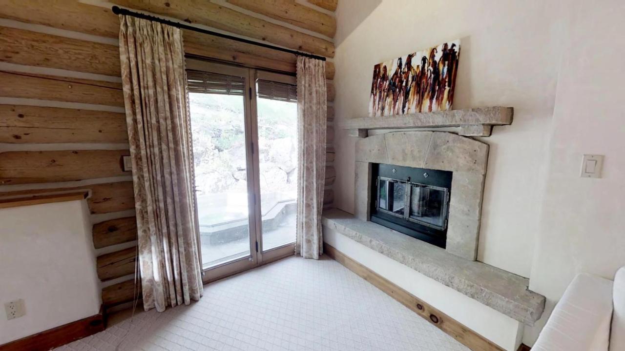 Spacious Mountain Retreat In East Holiday home