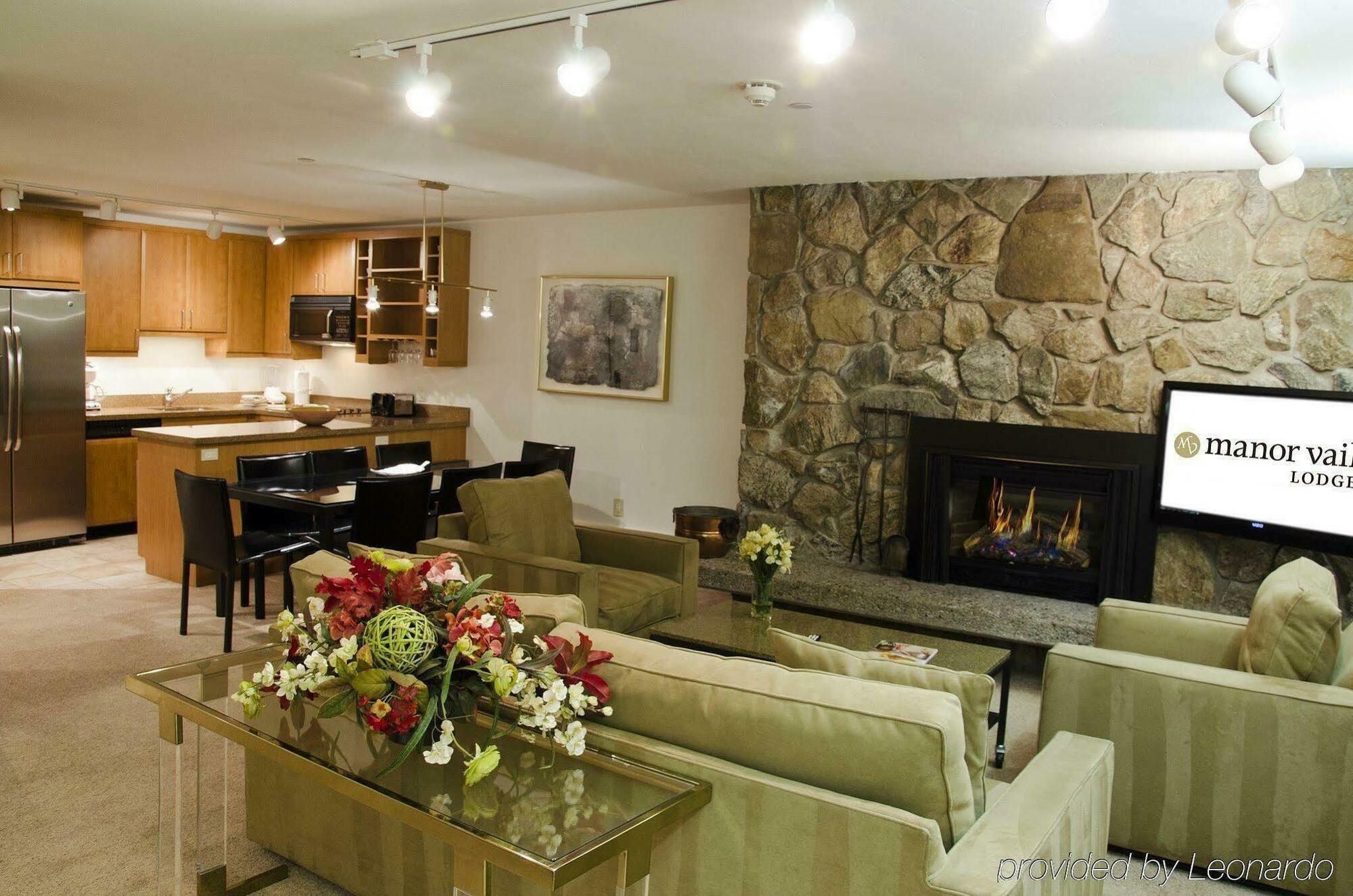 Lodge Manor *