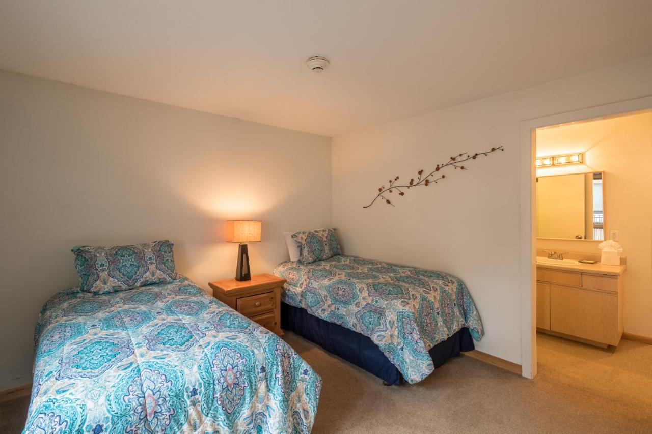 Breakaway West - Studio, 2,3 Bedrooms By Realty