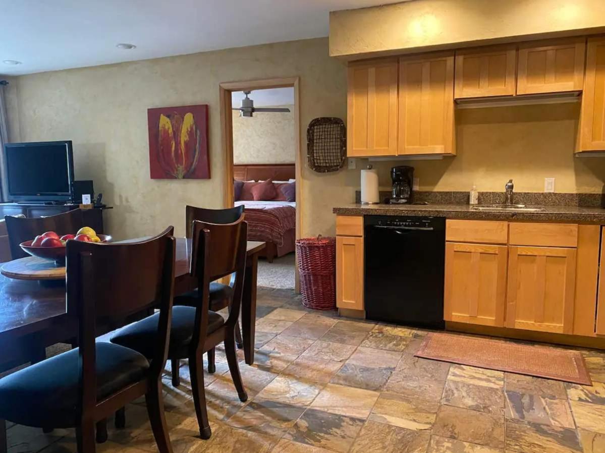 Location In The Heart Of Lions Head, Lockers, Jacuzzi And Pool Apartamento